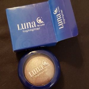 Luna by Luna highlighter